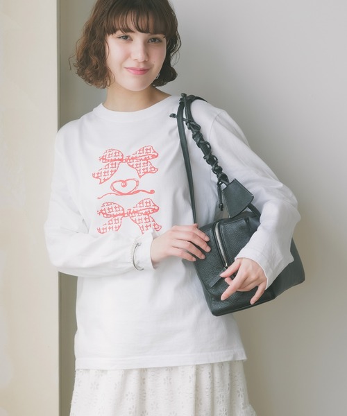 ROOPTOKYO(ループトウキョウ)の「トレンドライクなリボンデザイン。ハート&チェックリボン/ ロンT / バレエコア(Tシャツ/カットソー・レディース・ホワイト×レッド/ホワイト×グレー・FREE)」の3枚目の写真