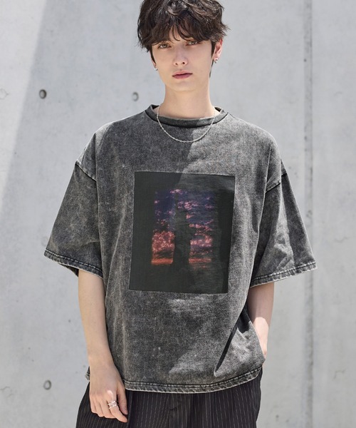 ETELIO(エテリオ)の「ヴィンテージ加工ピグメントグラフィックTシャツ(Tシャツ/カットソー・メンズ・ブラック/グレー系2/ブラック系2/グレー・S/M/L/XL)」の11枚目の写真