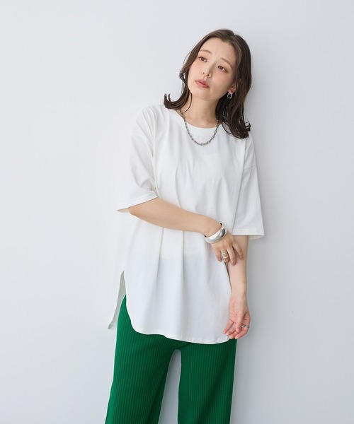 anyfee(エニフィー)の「【anyfee/プラスサイズ】接触冷感・裾ラウンドチュニックTシャツ(Tシャツ/カットソー・レディース・ホワイト/ブラック/チャコール・LL/3L/4L/5L)」の2枚目の写真