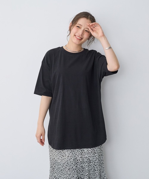 anyfee(エニフィー)の「【anyfee/プラスサイズ】接触冷感・裾ラウンドチュニックTシャツ(Tシャツ/カットソー・レディース・ホワイト/ブラック/チャコール・LL/3L/4L/5L)」の1枚目の写真