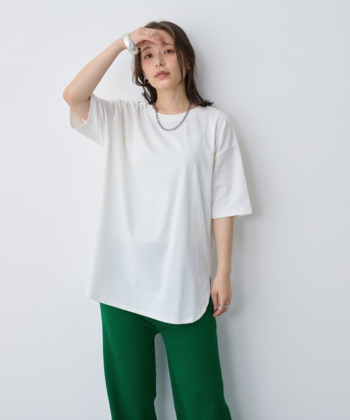 anyfee(エニフィー)の「【anyfee/プラスサイズ】接触冷感・裾ラウンドチュニックTシャツ(Tシャツ/カットソー・レディース・ホワイト/ブラック/チャコール・LL/3L/4L/5L)」の6枚目の写真
