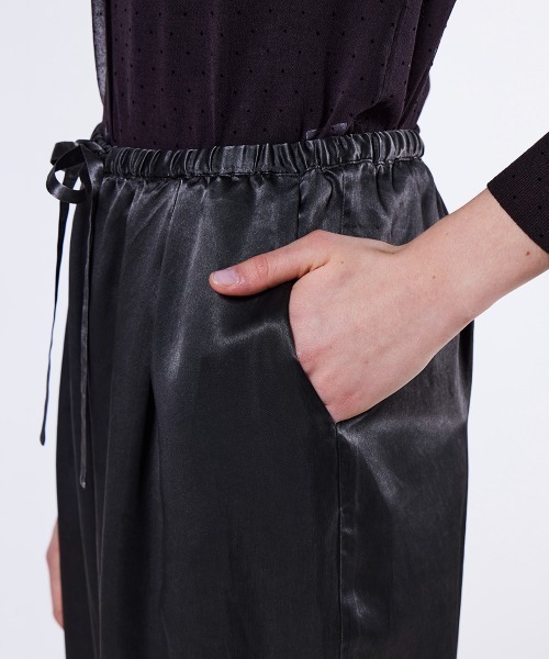 DOUBLE STANDARD CLOTHING(ダブルスタンダードクロージング)の「アセテートピグメントサテンタンクパンツ(その他パンツ・レディース・カーキ/チャコール・36/38)」の10枚目の写真