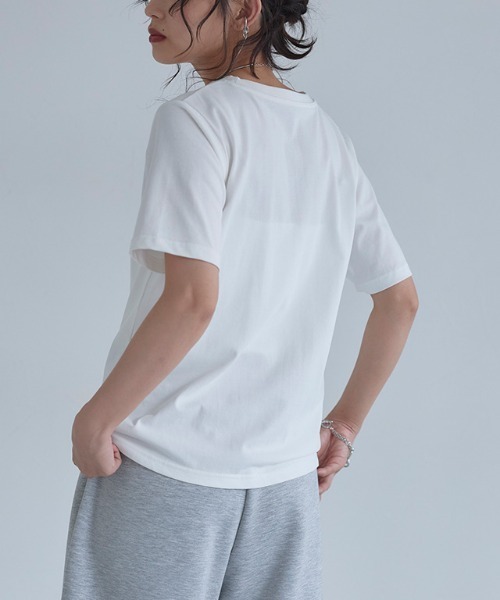 ECLAM(クラム)の「コード刺繍ロゴTシャツ(Tシャツ/カットソー・レディース・グレー系その他/ホワイト×ブラック・M)」の3枚目の写真