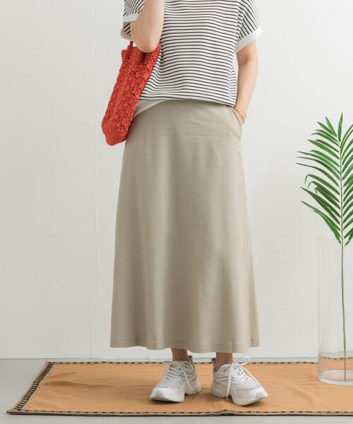 URBAN RESEARCH DOORS(アーバンリサーチドアーズ)の「麻混レーヨンフレアスカート(スカート・レディース・ベージュ/ブラック/ボルドー・MEDIUM)」の4枚目の写真