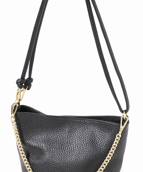 AULENTTI（オウレンティ）の「【AULENTTI/オウレンティ】チェーンレザーBAG（ショルダーバッグ・レディース・ブラック/ベージュ・FREE）」の13枚目の写真