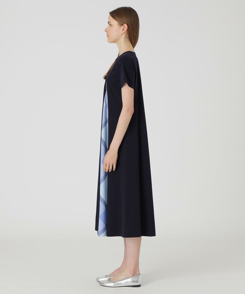BLUE LABEL CRESTBRIDGE(ブルーレーベルクレストブリッジ)の「ピマコットンプレーティング天竺パーシャルチェックドレス(ワンピース・レディース・ブラック/ダークネイビー/ピンク・36/38)」の14枚目の写真