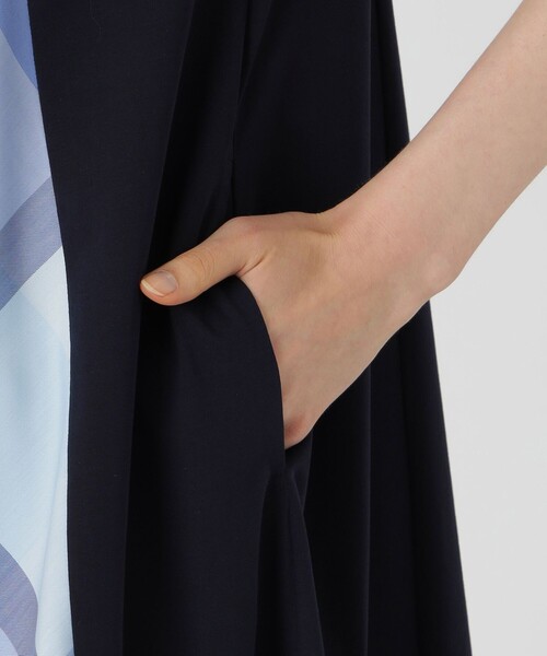 BLUE LABEL CRESTBRIDGE(ブルーレーベルクレストブリッジ)の「ピマコットンプレーティング天竺パーシャルチェックドレス(ワンピース・レディース・ブラック/ダークネイビー/ピンク・36/38)」の16枚目の写真