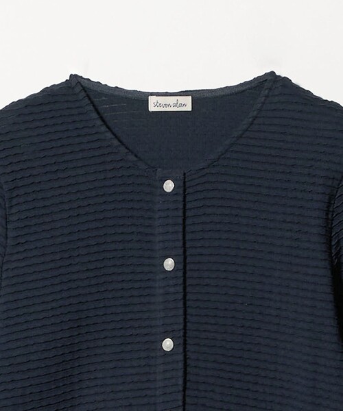 Steven Alan（スティーブンアラン）の「＜Steven Alan＞ウェイビー ジャージー ショートスリーブ カーディガン（カーディガン/ボレロ・レディース・ワイン/オフホワイト/ネイビー・FREE）」の22枚目の写真