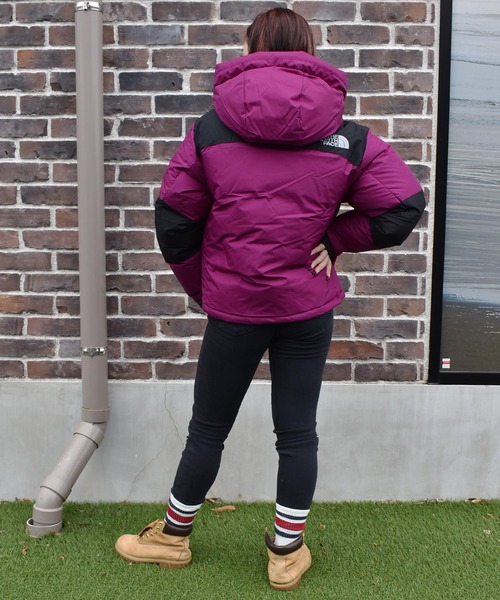 THE NORTH FACE（ザノースフェイス）の「THE NORTH FACE/ザ・ノース・フェイス SHORT BALTRO LT JK ショート バルトロライトジャケット ダウンジャケット 防水 NDW92551（ダウンジャケット/コート・レディース・ライトカーキ/ネイビー/フューシャピンク/ブラック・L/M/S）」の22枚目の写真