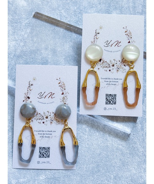 tone（トーン）の「【YM】マーブルピアス×1/2チャーム　サージカルステンレス(MA)（チャーム・レディース・グレー/ホワイト・FREE）」の3枚目の写真