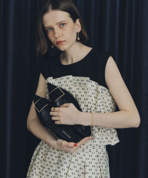 YECCA VECCA（イェッカヴェッカ）の「バックルローヒールパンプス（パンプス・レディース・ブラック/ベージュ/キャメル・22.5cm/23.5cm/24.5cm）」の5枚目の写真