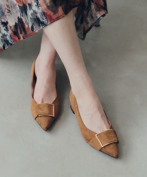 YECCA VECCA（イェッカヴェッカ）の「バックルローヒールパンプス（パンプス・レディース・ブラック/ベージュ/キャメル・22.5cm/23.5cm/24.5cm）」の19枚目の写真