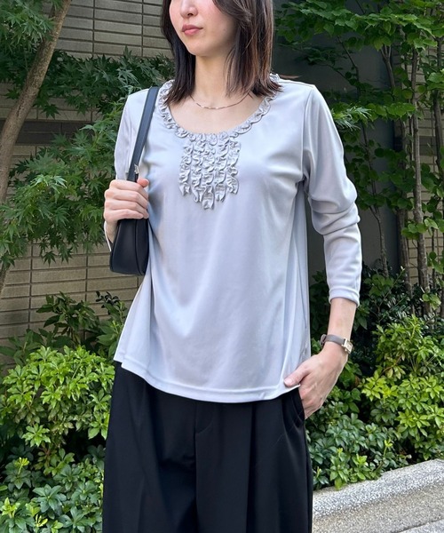 etre pret（エトレプレ）の「胸元フリル長袖ニット（Tシャツ/カットソー・レディース・ホワイト/グレー/ブラック・5号/7号/9号/11号/13号）」の4枚目の写真