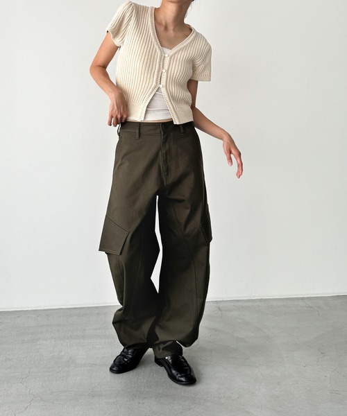 CANAL JEAN（キャナルジーン）の「バレルレッグツイストカーゴパンツ（カーゴパンツ・レディース・ブラック/カーキ・マルチサイズ）」の5枚目の写真