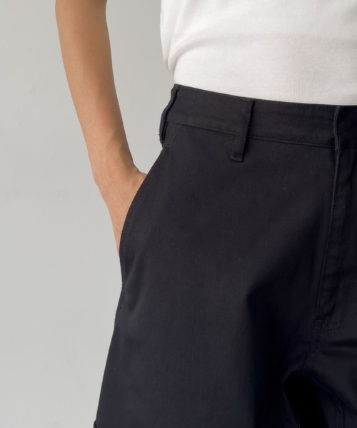 CANAL JEAN（キャナルジーン）の「バレルレッグツイストカーゴパンツ（カーゴパンツ・レディース・ブラック/カーキ・マルチサイズ）」の17枚目の写真