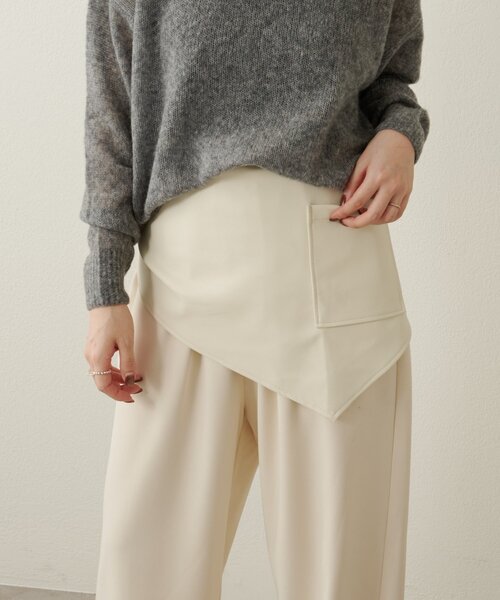 Omekashi（オメカシ）の「フェイクレザートライアングルマルチストール（ストール/ショール・レディース・オフホワイト/ブラック・ONE SIZE）」の18枚目の写真