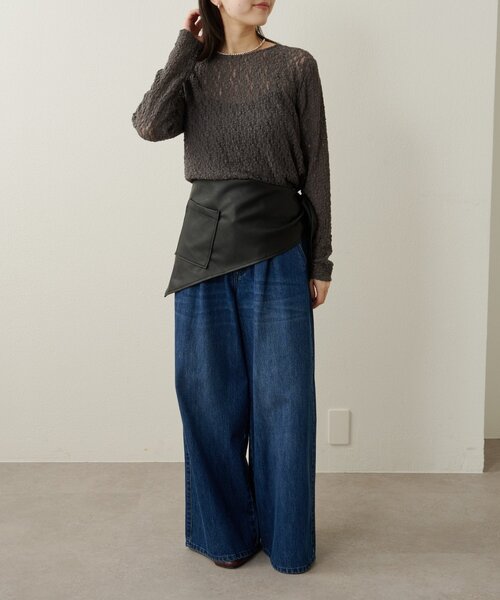 Omekashi（オメカシ）の「フェイクレザートライアングルマルチストール（ストール/ショール・レディース・オフホワイト/ブラック・ONE SIZE）」の3枚目の写真