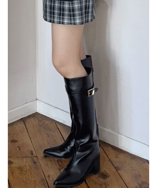 MERCURYDUO（マーキュリーデュオ）の「ベルテッドロングブーツ（ブーツ・レディース・ブラック/レッド/ブラウン・36/38）」の2枚目の写真