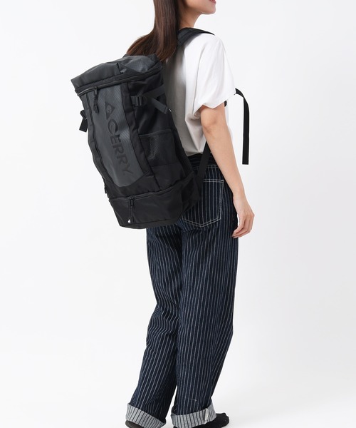 GERRY(ジェリー)の「GERRY ジェリー バックパック 撥水レインカバー付き 大容量リュック(バックパック/リュック・メンズ・ブラック/シルバー・ONE SIZE)」の7枚目の写真