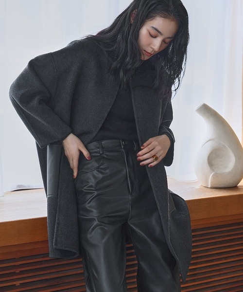 ELFRANK(エルフランク)の「【ウール70%】レザーポケット ドロップショルダー ミドル丈 コート ウールコート(その他アウター・レディース・チャコールグレー/ブラック・FREE)」の10枚目の写真