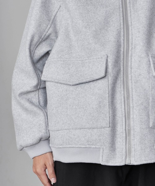 Theater code(シアターコード)の「Basic Flap Pocket Blouson / ベーシック フラップポケット付き スウェット ブルゾン 秋 秋服メンズ 2026年秋冬 冬服(ブルゾン・メンズ・アッシュ/チャコール・M/L)」の6枚目の写真