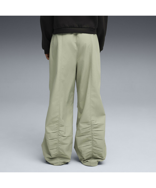 PUMA(プーマ)の「PUMA プーマ ウィメンズ ワードローブ ESS パラシュート ウーブン パンツ(その他パンツ・レディース・ブラック/アーミー・MEDIUM/LARGE/X-LARGE/SMALL)」の9枚目の写真