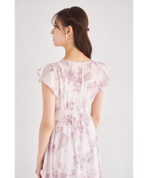 tocco closet(トッコ クローゼット)の「フリル付きウエストシャーリングフラワープリントカシュクールワンピース(ワンピース・レディース・ブルー/ピンク・M)」の4枚目の写真
