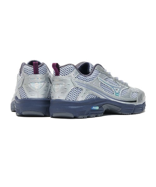MIZUNO(ミズノ )の「MIZUNO MXR(ミズノ MXR)(スニーカー・メンズ・シルバー系・23cm/23.5cm/24cm/24.5cm/25cm/25.5cm/26cm/26.5cm/27cm/27.5cm/28cm/28.5cm/29cm)」の2枚目の写真