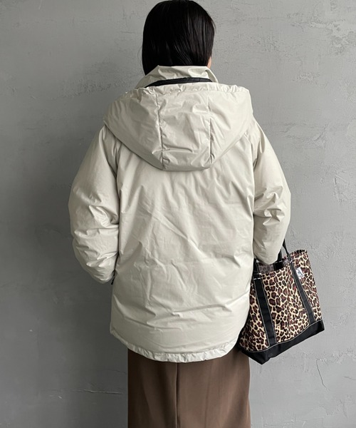 NANGA（ナンガ）の「[NANGA/ナンガ] 別注 オーロラダウンジャケット（ダウンジャケット/コート・レディース・アイボリー/グリーン/ブラック・M/S/L/XL）」の11枚目の写真