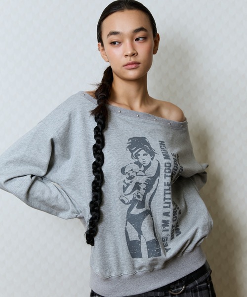 LUVISTRUE(ラヴイズトゥルー)の「GT ONE SHOULDER SWEATSHIRT(スウェット・レディース・グレー/ブラック・FREE)」の6枚目の写真