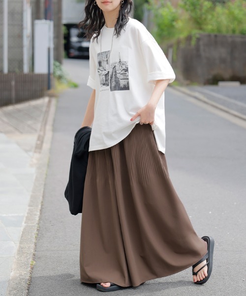 HUG.U(ハグユー)の「ワイドプリーツパンツ(その他パンツ・レディース・ブラック/ダークブラウン・レギュラー丈/トール丈)」の17枚目の写真