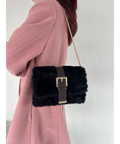 RESEXXY（リゼクシー）の「キルティングファーコンパクトバッグ（ハンドバッグ・レディース・ホワイト/ブラック・FREE）」の7枚目の写真