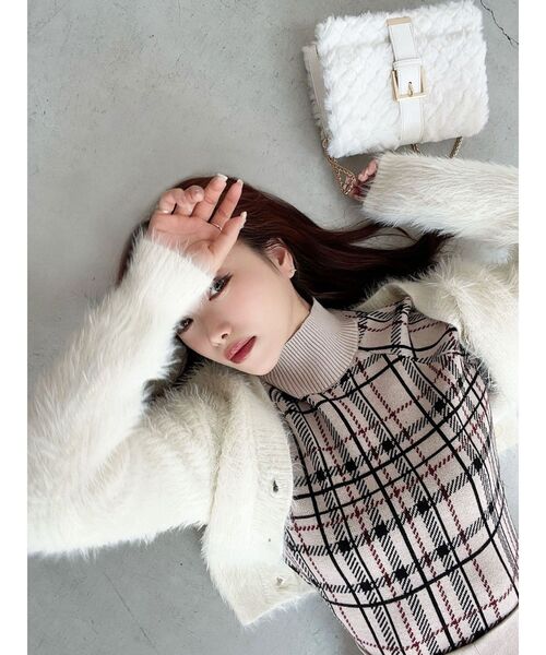 RESEXXY（リゼクシー）の「キルティングファーコンパクトバッグ（ハンドバッグ・レディース・ホワイト/ブラック・FREE）」の16枚目の写真