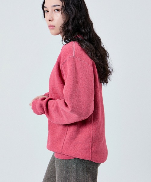 M TO R(ムウトアール)の「【RUSSELL ATHLETIC for M TO R】DYED EMBRO SWEATSHIRTS UNISEX(スウェット・レディース・ネイビー/ライトグレー/レッド/ピンク・M/L/XL/S)」の4枚目の写真