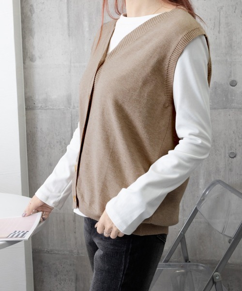 Miniministore（ミニミニストア）の「Vネックニットベストレディースニットジレ（ベスト・レディース・ブラック/ブラウン/キャメル/ライトベージュ/ダークベージュ・FREE）」の20枚目の写真