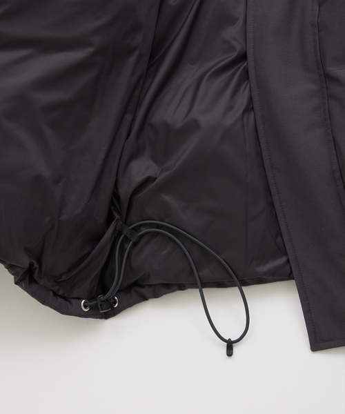 JOURNAL STANDARD(ジャーナルスタンダード)の「LASKA air / ラスカ エアー ショート スタンド グース ダウン(ダウンジャケット/コート・メンズ・ブラック系その他/ライトグレー/ベージュ・SMALL/MEDIUM/LARGE)」の8枚目の写真