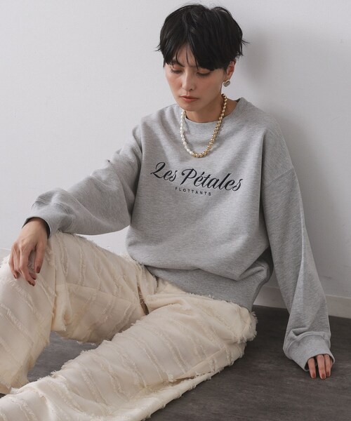 OPAQUE.CLIP(オペークドットクリップ)の「刺繍ロゴスウェット【洗濯機OK】(Tシャツ/カットソー・レディース・ネイビー/グレー・00)」の2枚目の写真