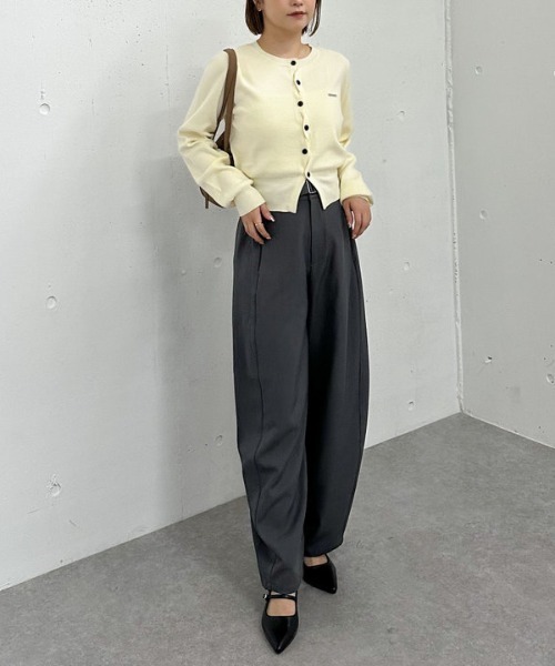 archives（アルシーヴ）の「【差がつくデザイン】クロスボタンニットカーディガン（カーディガン/ボレロ・レディース・グレー/アイボリー/グリーン/ブラック/レッド・MEDIUM）」の21枚目の写真