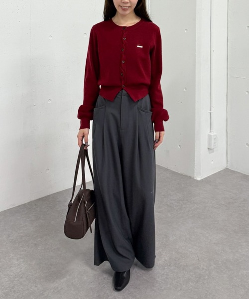 archives（アルシーヴ）の「【差がつくデザイン】クロスボタンニットカーディガン（カーディガン/ボレロ・レディース・グレー/アイボリー/グリーン/ブラック/レッド・MEDIUM）」の9枚目の写真