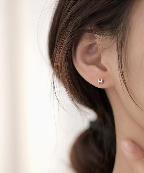 blackdia ocean(ブラックダイヤオーシャン)の「blackdia ocean Hモチーフ ミニピアス silver925(ピアス(両耳用)・レディース・シルバー系その他/ゴールド/シルバー/ゴールド系その他・MEDIUM/SMALL)」の3枚目の写真