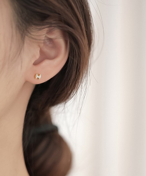 blackdia ocean(ブラックダイヤオーシャン)の「blackdia ocean Hモチーフ ミニピアス silver925(ピアス(両耳用)・レディース・シルバー系その他/ゴールド/シルバー/ゴールド系その他・MEDIUM/SMALL)」の4枚目の写真