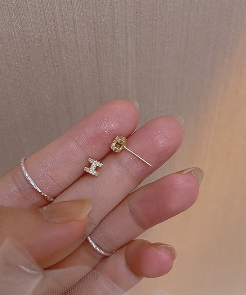 blackdia ocean(ブラックダイヤオーシャン)の「blackdia ocean Hモチーフ ミニピアス silver925(ピアス(両耳用)・レディース・シルバー系その他/ゴールド/シルバー/ゴールド系その他・MEDIUM/SMALL)」の11枚目の写真