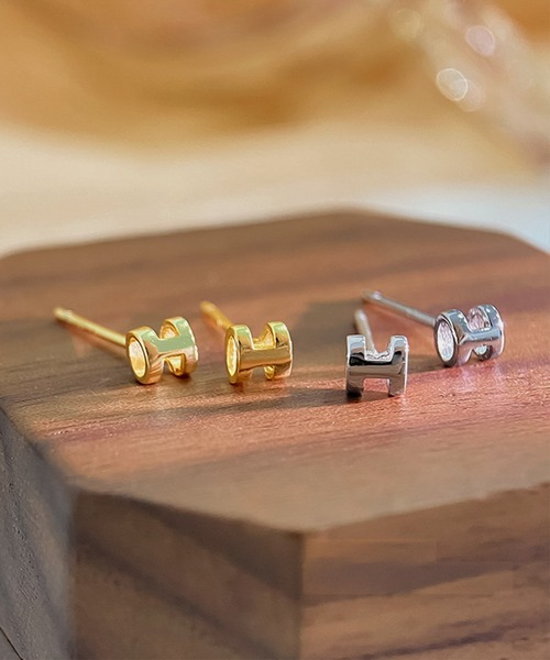 blackdia ocean(ブラックダイヤオーシャン)の「blackdia ocean Hモチーフ ミニピアス silver925(ピアス(両耳用)・レディース・シルバー系その他/ゴールド/シルバー/ゴールド系その他・MEDIUM/SMALL)」の13枚目の写真
