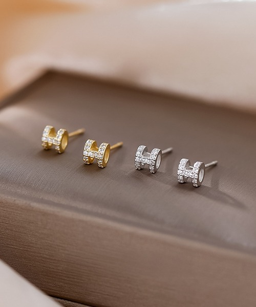 blackdia ocean(ブラックダイヤオーシャン)の「blackdia ocean Hモチーフ ミニピアス silver925(ピアス(両耳用)・レディース・シルバー系その他/ゴールド/シルバー/ゴールド系その他・MEDIUM/SMALL)」の10枚目の写真