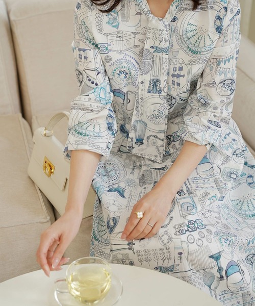HUIT bouquet(ユイット)の「ボウタイ ワンピース Made with Liberty Fabric HUIT(ワンピース・レディース・グレー/ブルー/ベージュ/ピンク・M)」の19枚目の写真
