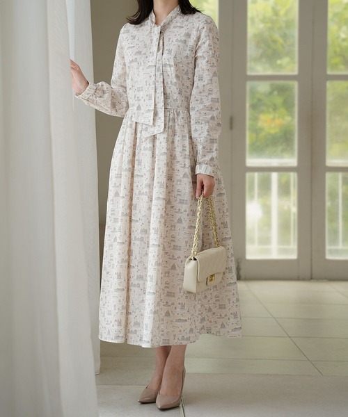 HUIT bouquet(ユイット)の「ボウタイ ワンピース Made with Liberty Fabric HUIT(ワンピース・レディース・グレー/ブルー/ベージュ/ピンク・M)」の13枚目の写真