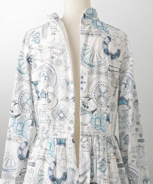 HUIT bouquet(ユイット)の「ボウタイ ワンピース Made with Liberty Fabric HUIT(ワンピース・レディース・グレー/ブルー/ベージュ/ピンク・M)」の17枚目の写真