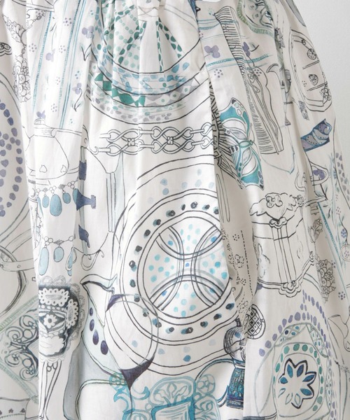 HUIT bouquet(ユイット)の「ボウタイ ワンピース Made with Liberty Fabric HUIT(ワンピース・レディース・グレー/ブルー/ベージュ/ピンク・M)」の7枚目の写真