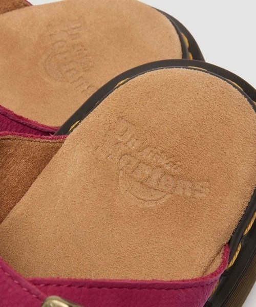 Dr. Martens(ドクターマーチン)の「Dr. MARTENS JOSEF SLIDE SANDAL(ドクターマーチン JOSEF スライド サンダル)(サンダル・レディース・ピンク系・25cm/24cm/23cm/22cm)」の6枚目の写真