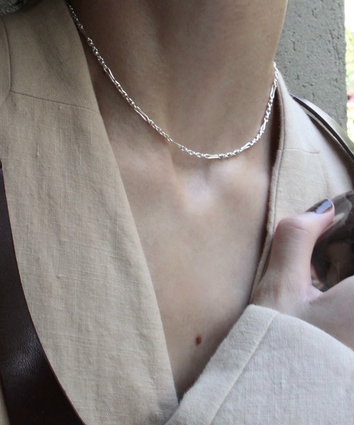 Soierie(ソワリー)の「レイヤード ネックレス (3Set) / Layered necklace (3Set)(ネックレス・レディース・シルバー×ゴールド・FREE)」の15枚目の写真